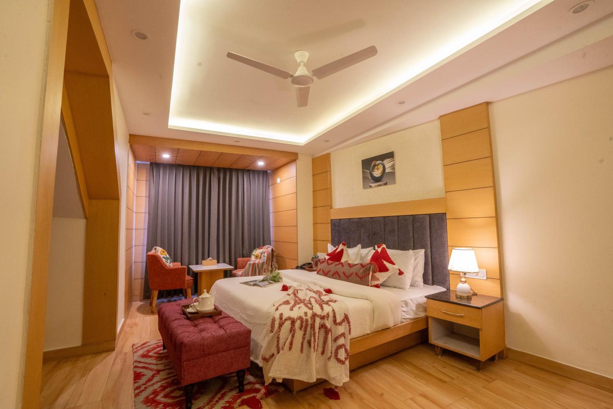 Perfectstayz Premium At Mall Road Masuri Exterior foto