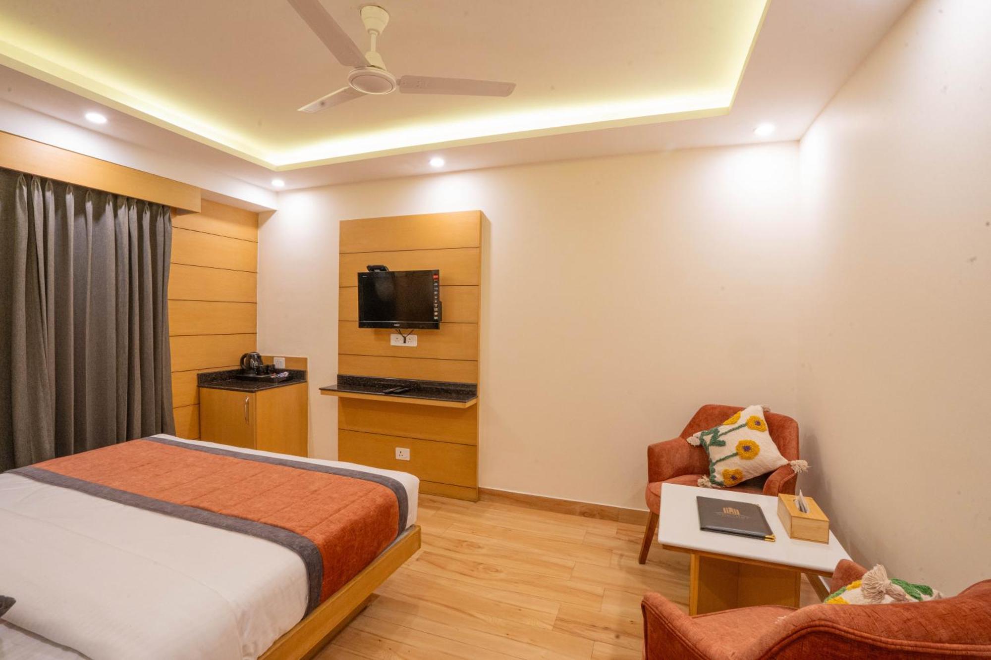 Perfectstayz Premium At Mall Road Masuri Exterior foto
