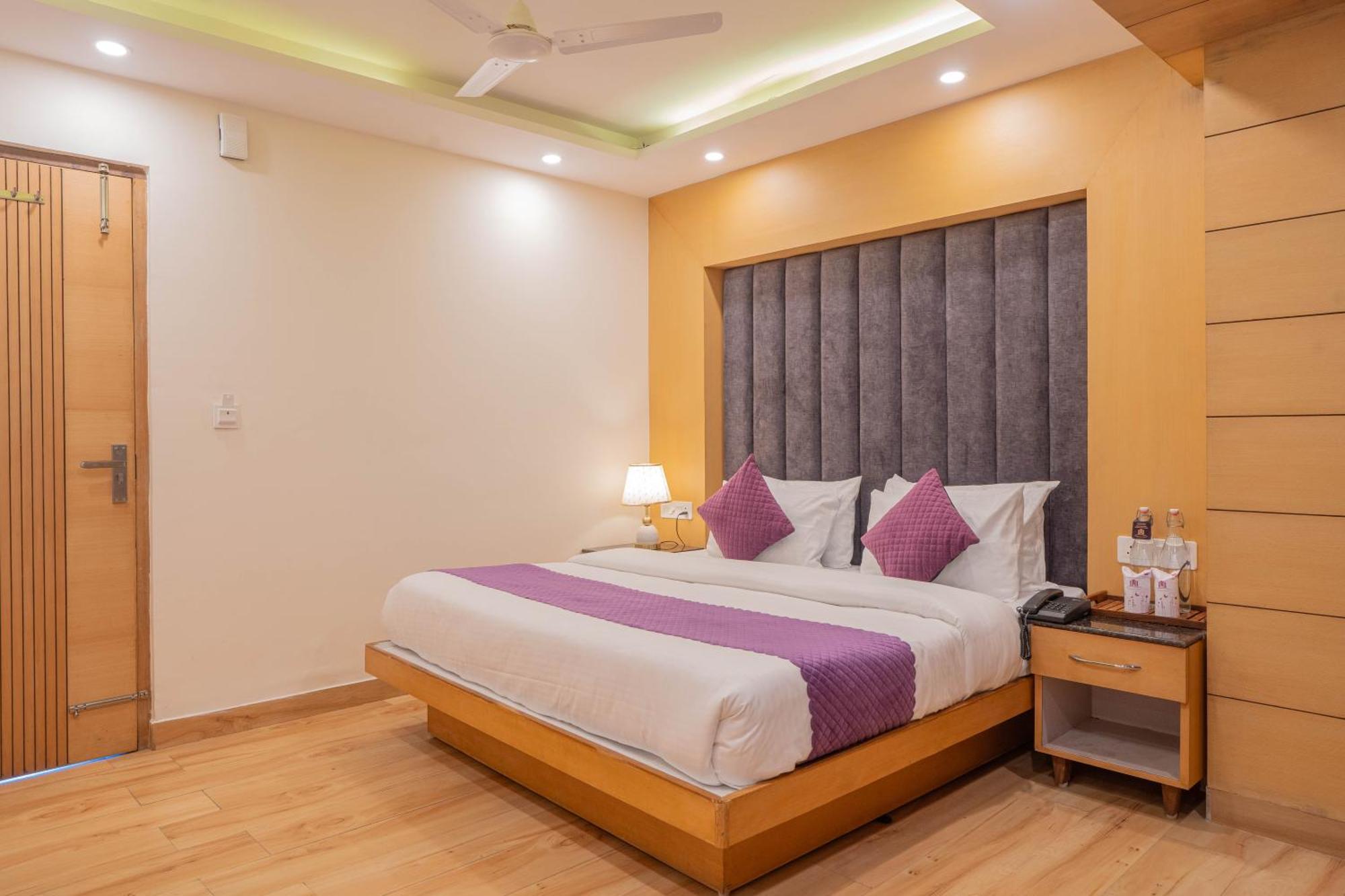 Perfectstayz Premium At Mall Road Masuri Exterior foto