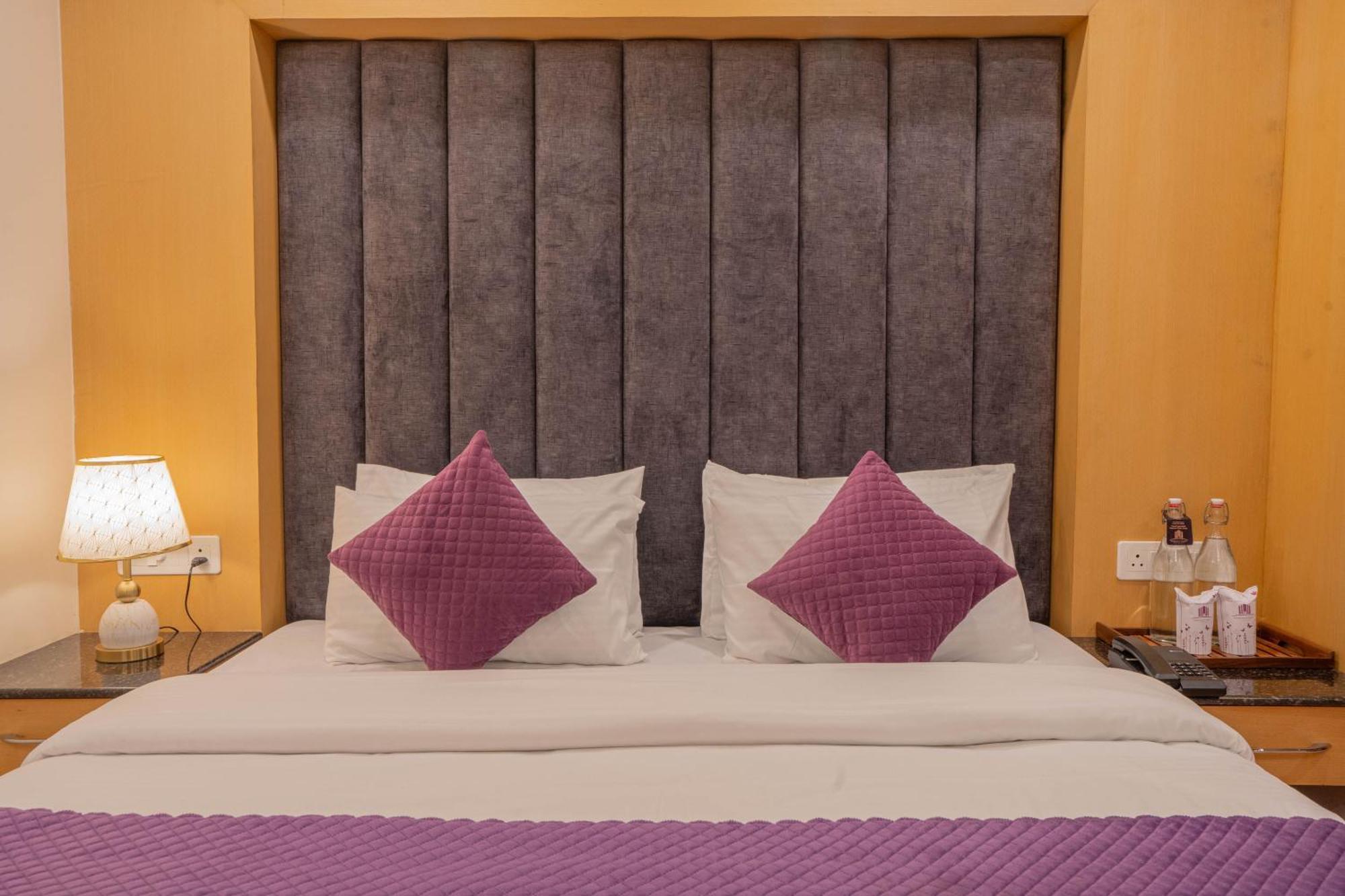 Perfectstayz Premium At Mall Road Masuri Exterior foto
