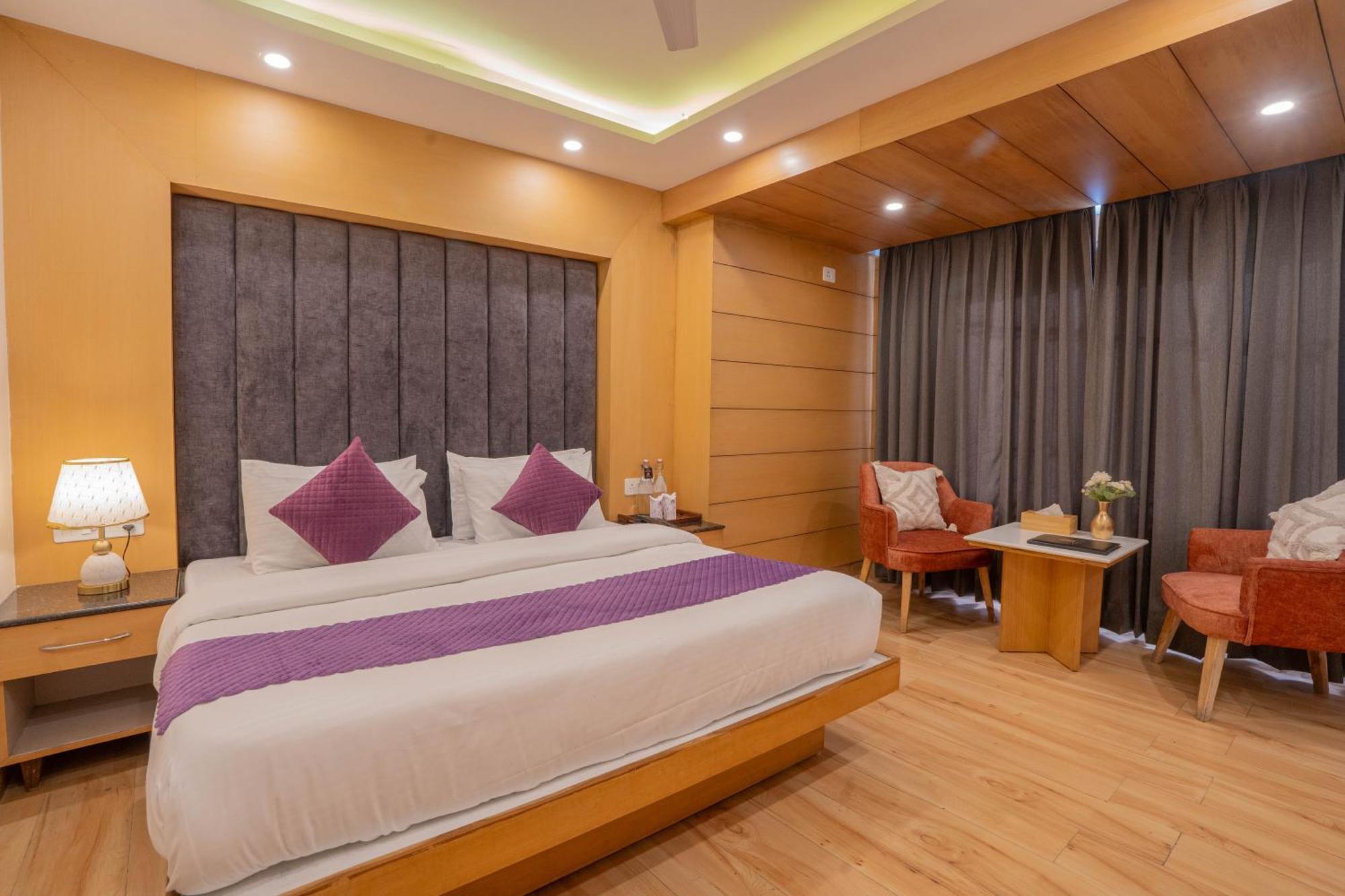 Perfectstayz Premium At Mall Road Masuri Exterior foto