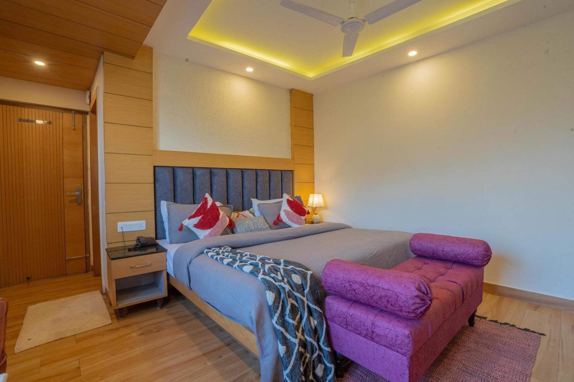 Perfectstayz Premium At Mall Road Masuri Exterior foto